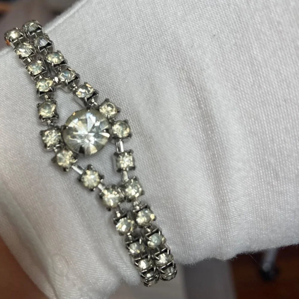 Vintage Rhinestone Double Row Bracelet Centerpiece Stone Box Clasp Closure Prom